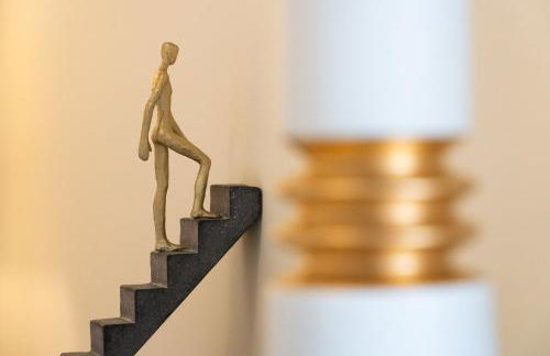 The Regal Apartment - Photo 16