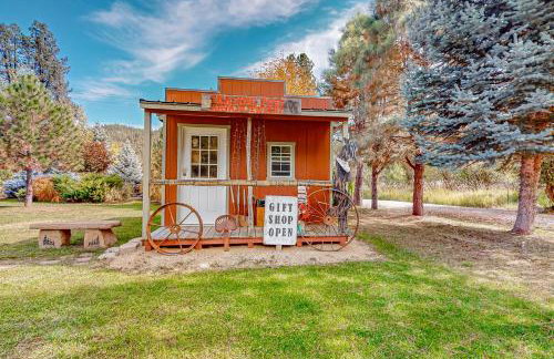 Rustic Cabin with Decks and Hot Tub in Garden Valley! - Foto 30