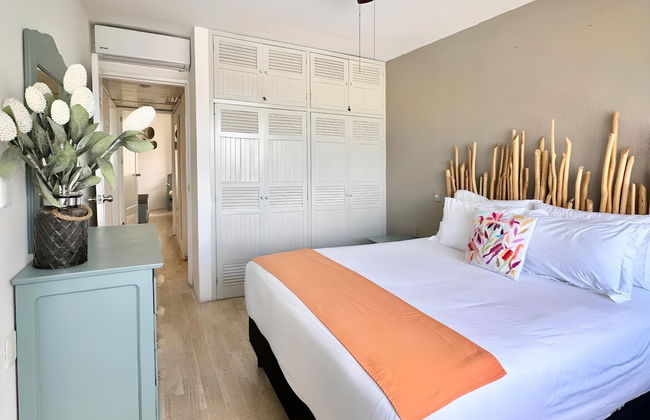 Beachfront and Ocean View Apartment - Photo 3