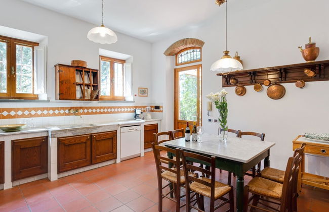 Empoli Villa With Private Pool - Photo 11