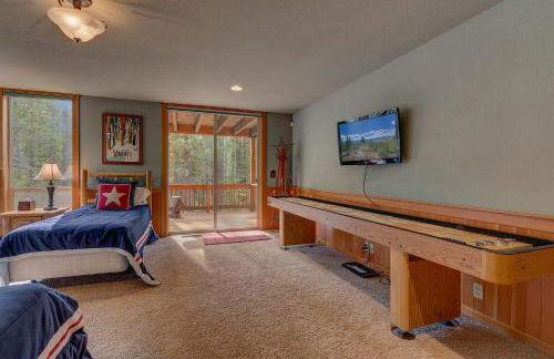 High Country Lodge by Tahoe Getaways - Tahoe Donner 4BR w Hot Tub, Air Conditioning, EV, HOA, Shuffleboard and Horse Shoe Pit - Foto 20