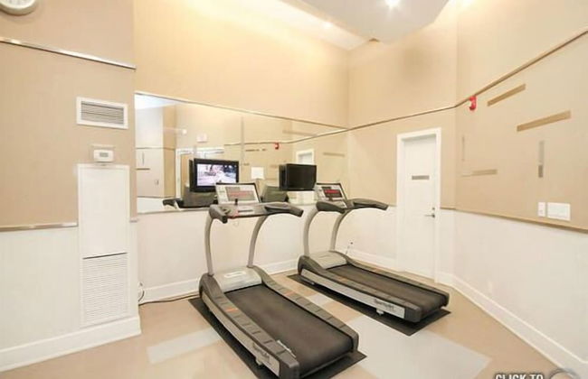 WhiteHall Suites - Mississauga - Photo 23