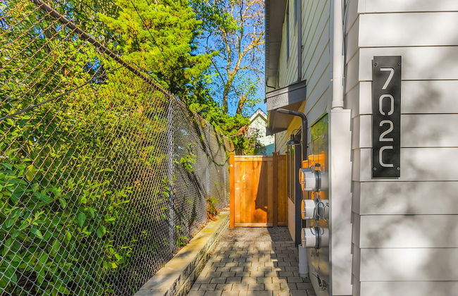 The Sweetest Hill - 81 Walkscore - Foto 1