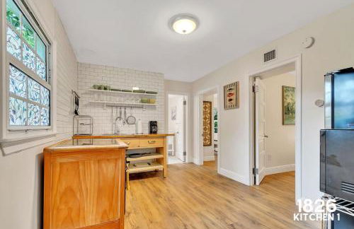 3 Home 12 bedroom compound with Pool and BBQ sleeps 24 - Foto 37