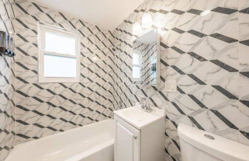 Modern 2BR 8 mins to Penn Station with WiFi Laundry - Foto 19