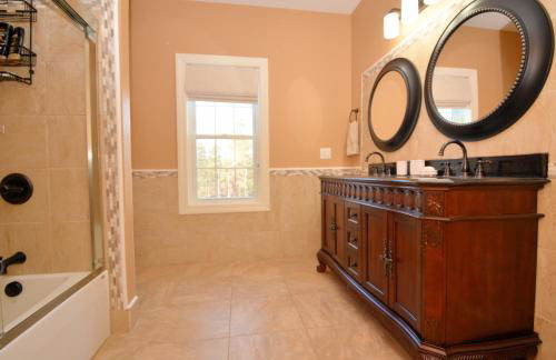 9 Bedroom Saratoga Retreat, In-Ground Heated Pool, HotTub, Firepit, Gourmet Kitchen, Private Office - Foto 23