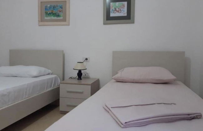 2 Bed Apt Sleeps 6 -balcony - 5-mins From Seaside - Foto 3