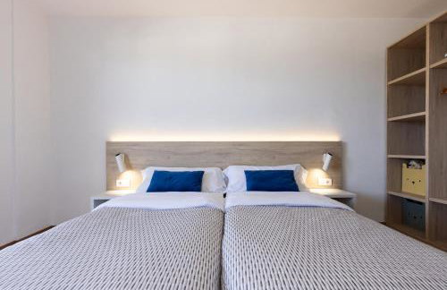 Palms & Pines Apartment, with a pool and marvellous sea view, 10 minutes to the beach - Foto 21