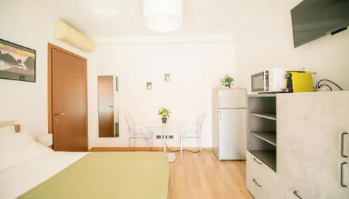 Suite Humanitas & Forum - Foto 2, minibar