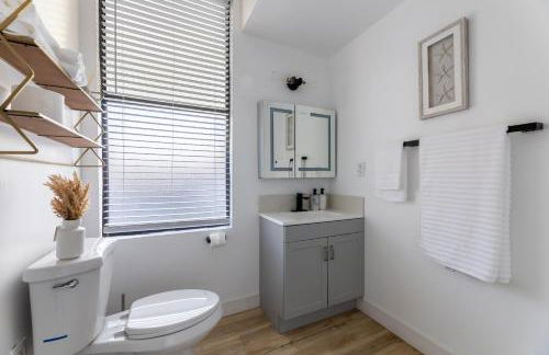 Walking distance to Caltech convention Center Pasadena Landmark room - Photo 4