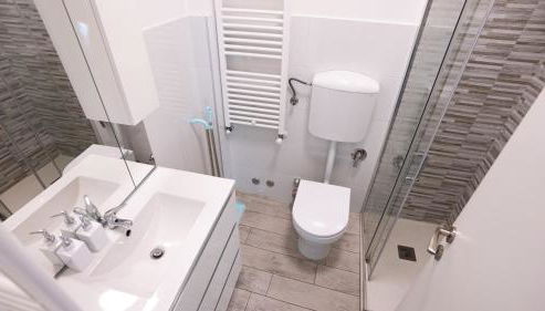 Free Parking - San Gerardo cosy apartment - Foto 4, Shower