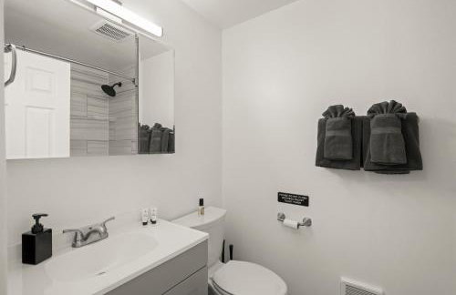 Gray Oasis 1 Bed Apartment in Fremont - Photo 20