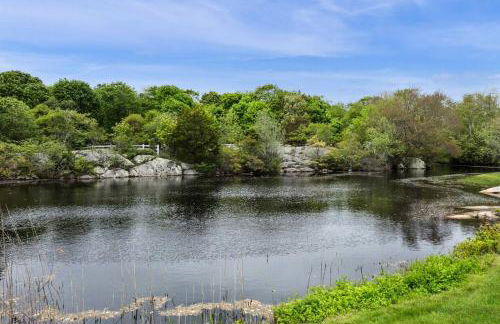 Cranberry Hill | 9 BR 22 Acre Estate | Sleeps 24 - Photo 14