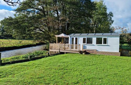 Riverside Cabin - Sleeps 2 - Hottub - Parking - Foto 61