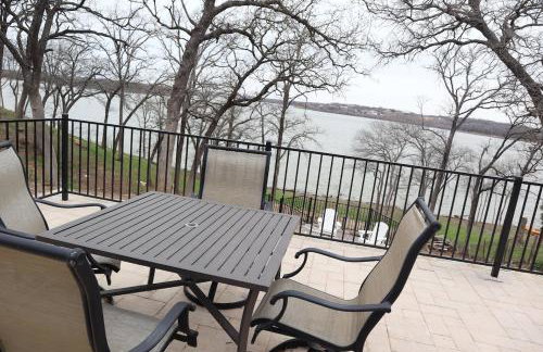 Serene Lakefront Retreat with Scenic Views - Foto 41