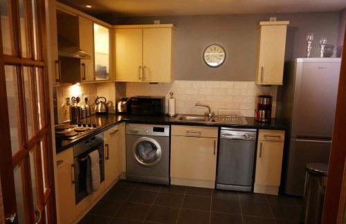 Modern chic apartment, lift access & free parking - Foto 8