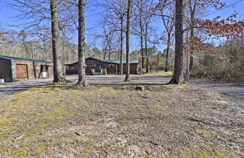 Serene Cabins with Decks and 8 Acres on Kiamichi River - Foto 28