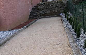 Modern 4 bedroom villa, air-conditioning, swimming pool, private gardens - Photo 24