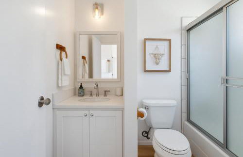 Exclusive 2BD 3BA with Balcony - Photo 14