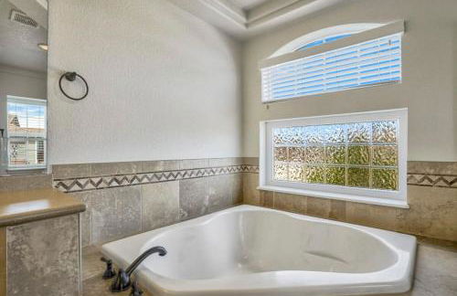 4BR Hot Tub Pool Table, Ping Pong, Foosball! - Foto 56