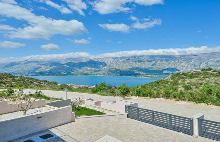 Villa Zariva with pool and panoramic mountain and - Foto 55