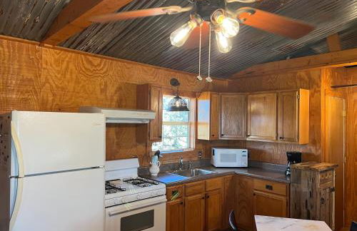 Hickory Ridge Hideaway Cabin - Romantic, Peaceful - Photo 7