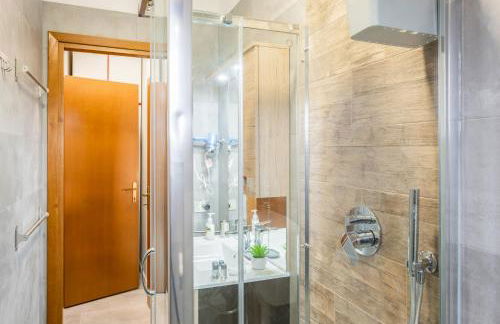 GuestHost - Luni Mare Modern Balcony Flat - Foto 13