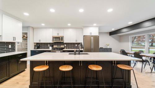 Spacious 5BR Family Home Near ISU & Attractions - Foto 2