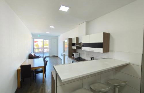 Spacious Worker Apartments with Rooftop Terrace - Up to 21 Guests - Foto 1