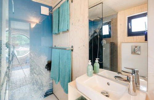 Hausboot AHOI hochwertiges Hausboote mit großer Terrasse und Kamin - Foto 5