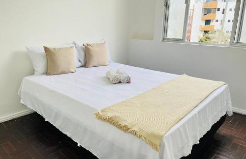 Praia do Forte com 2 Quartos, Ar condicionado, Garagem e Wifi Próximo ao Centro - Foto 3