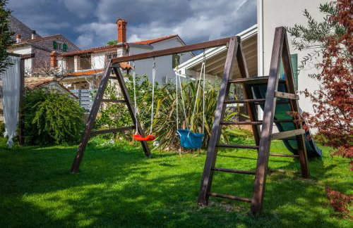 Villa Laura Krnica near Pula for 8 people - pet friendly with children playground - Foto 3