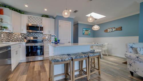 Perfect Beach Getaway with Bay Views & Boat Dock & Trailer Parking - Foto 3