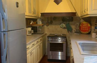 wood and stone in the path of lava - Foto 21