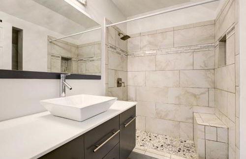 Contemporary Townhome about 7 Mi to Dtwn Raleigh! - Foto 14