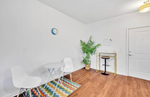 1BR King Bed near Shopping, Dining & Entertainment - Foto 8