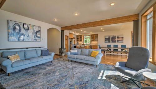 Spacious Lake Stevens Home with Fire Pit, Patio - Foto 4