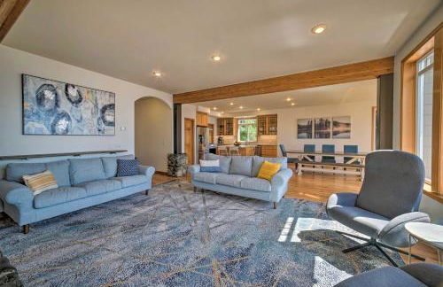 Spacious Lake Stevens Home with Fire Pit, Patio - Foto 4