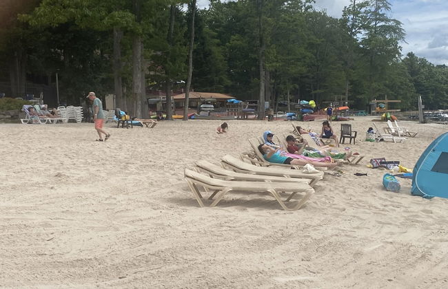 Pocono Retreat -1 Mile to Lake and Skiing - Foto 56