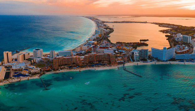 Crociera con cena su un galeone al tramonto