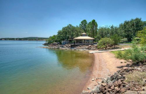 Luxurious Lakefront Estate: Spectacular Views, Expansive Grounds and Private Jetty - Foto 11