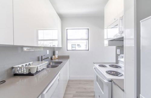 Renovated Apts with Kitchen, Fast WiFi, Smart TV, Roku & Pool Onsite 4 mi to Surfside Beach - Foto 66