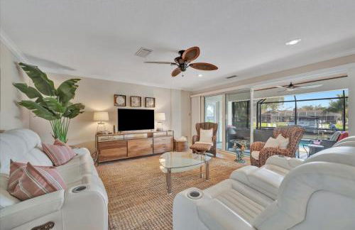 Siesta Key Beach Waterfront Home with Kayaks and Bikes - Foto 3