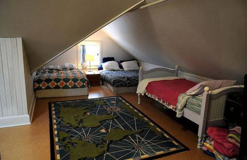 Charmingly Historic Cottage Rental Perfect for Large Groups in Aurora, New York - Foto 16