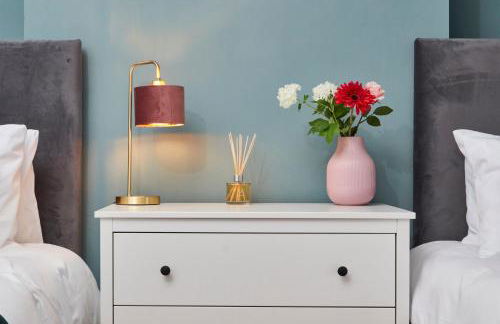 BIG Contractor House in Leamington Spa with 7 Beds by PureStay - 14 Night min! - Foto 25