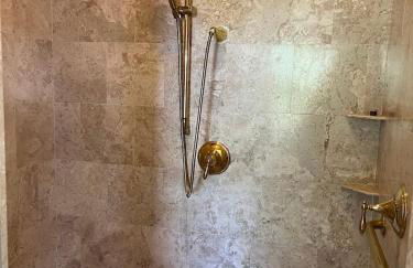 Roomy Retreat - Photo 25