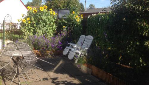 Hazeldene Apartment Unit - Photo 4, Garden