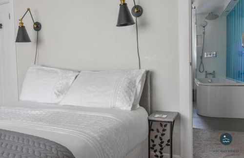 Cobb Cottage - Harbourside permit parking - Photo 9