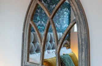 Luxury Chapel Apartment within City Walls - Photo 15