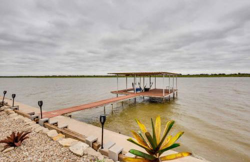 Lake Granbury Fishing Escape with Dock and Kayaks! - Foto 2